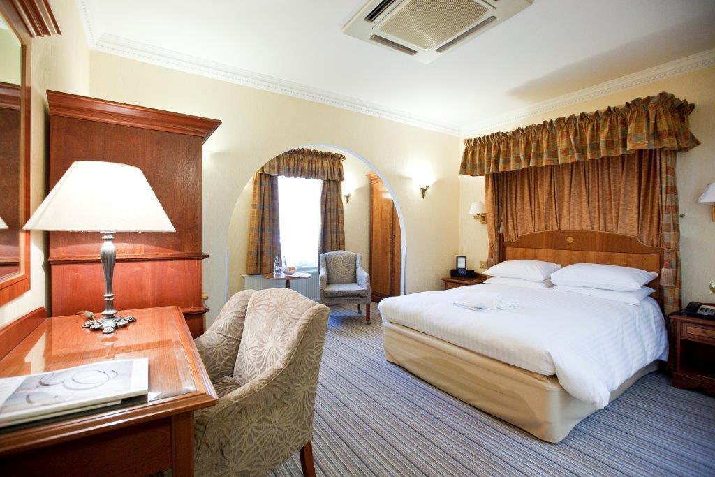 Marygreen Manor Brentwood Bagian luar foto
