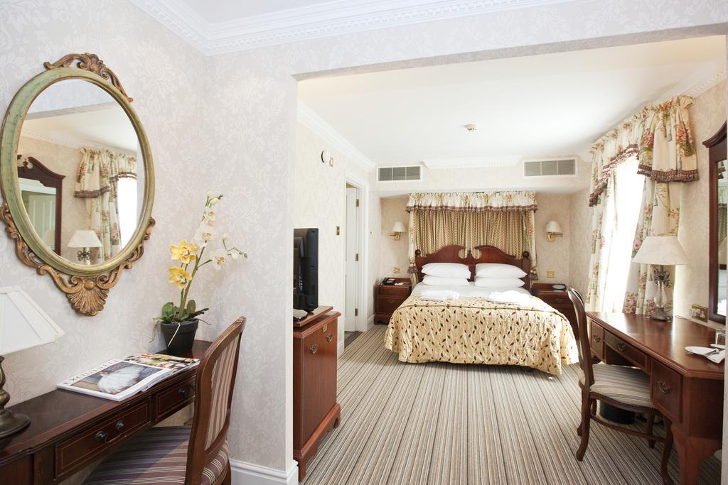 Marygreen Manor Brentwood Bagian luar foto