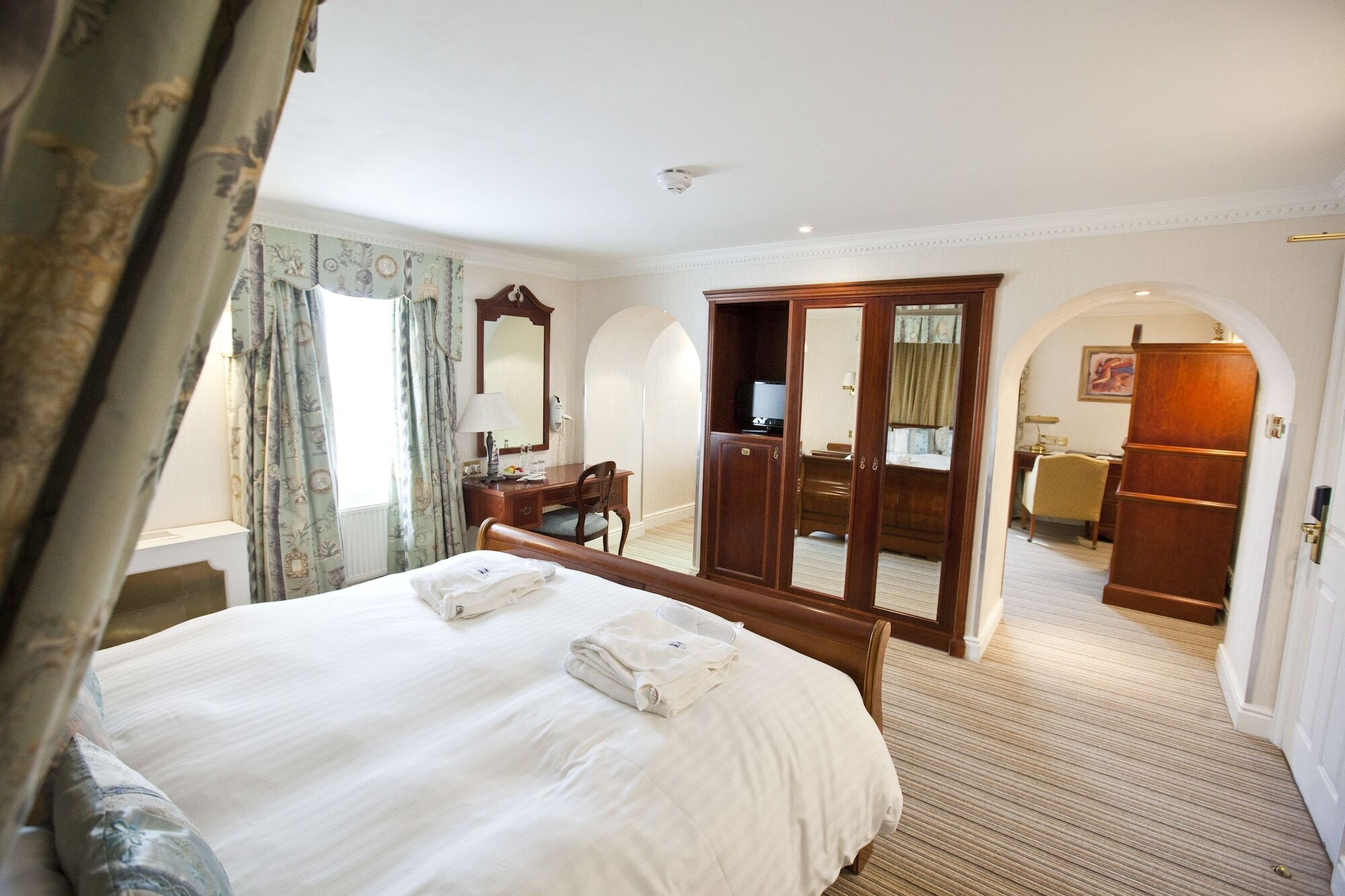Marygreen Manor Brentwood Bagian luar foto